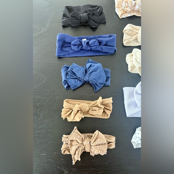 Baby Bling FAB-BOW-LOUS Lot of 33 Headbands, with 3 RuffleButts & 3 Unlabeled - Picture 5 of 9